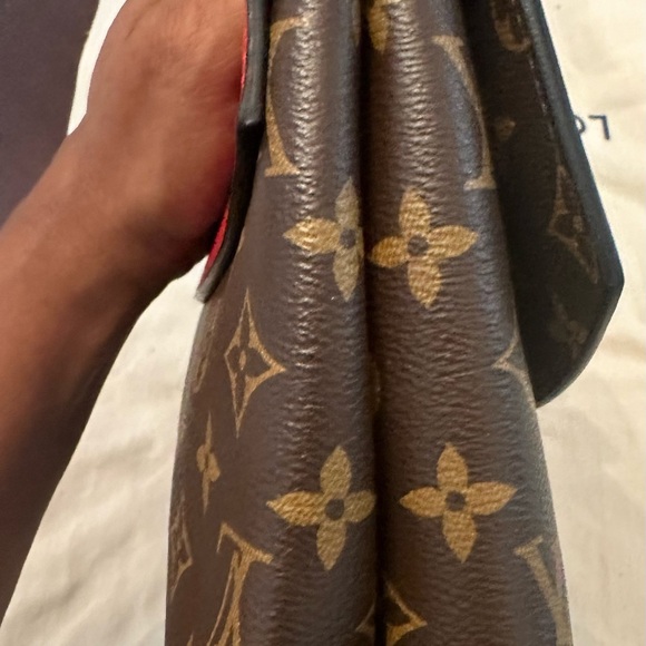 Louis Vuitton, Lake Placide, Crossbody - Picture 6 of 13